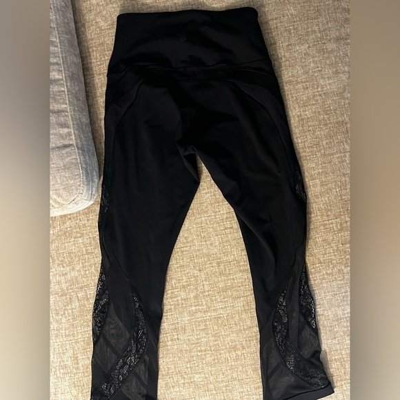 Lululemon Lace leg Leggings - Picture 3 of 10